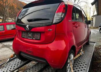 Klapa tylna kompletna z szybą  do Peugeota I-On'a czerwona  inne części