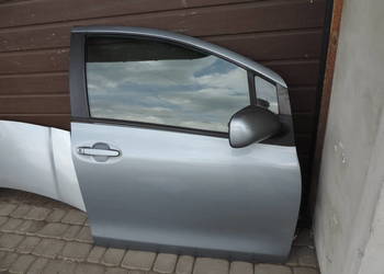 DRZWI PRAWY PRZÓD TOYOTA YARIS II HB 5D 1F8