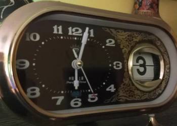 Zegar z kalendarzem 83r