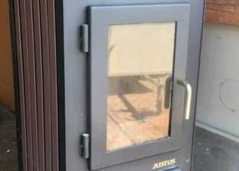 Kominek wolnostojący JUSTUS Manhattan – 7 kW