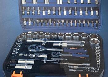 zestaw kluczy grzechotkowych z nasadkami Niteo Tools (94 el.) w walizce

14