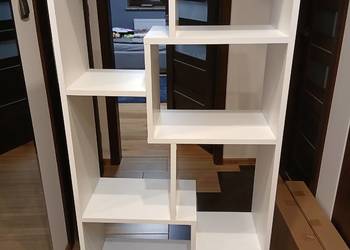 Sprzedam regał drewniany biały solidny