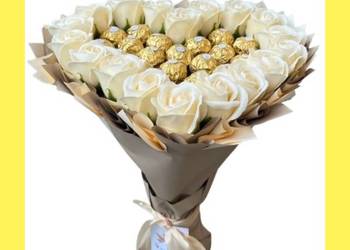 Bukiet Ferrero Rocher i róże mydlane 18 szt. Prezent na 18 urodziny. Serce