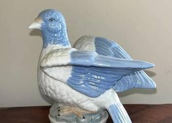 Figurka porcelanowa. Piękny Gołąb, ptaszek.  Cena 65 zł.  Długość 12, 5cm. Figurka porcelanowa. Piękny Gołąb, ptaszek.  Cena 65 zł.  Długość 12, 5cm.