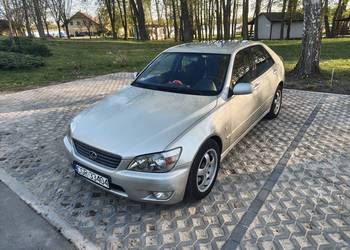 Lexus is200