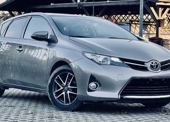 Toyota Auris 1,4 D-4d niski przebieg szklany dach