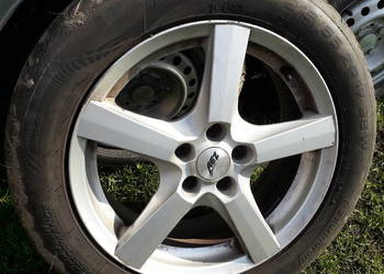 Sprzedam felgi aluminiowe 17 et 43 rozstaw śrub 5x108 z oponami letnimi 215