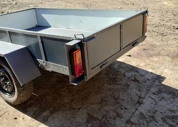 Przyczepka samochodowa