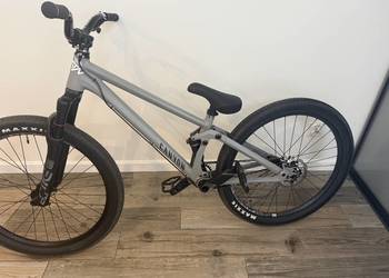 Rower Canyon Stitched 720 z rotorem hydraulicznym.