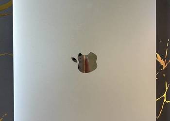 MacBook Air 13” Retina z 2020 roku.