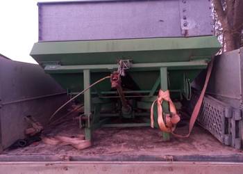 rozsiewacz do nawozu lely