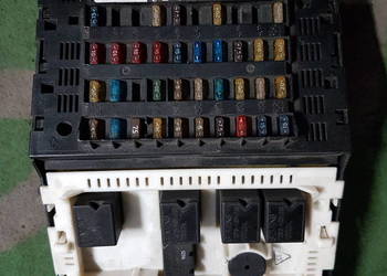 RENAULT MODUL SKRZYNKA BEZPIECZNIKOW 7703297183H S103600300K