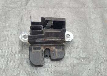 VW PASSAT B6 KOMBI VW GOLF V ZAMEK KLAPY BAGAŻNIKA  3C9827645A