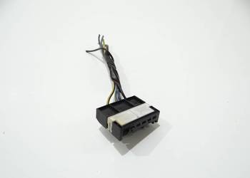 KOSTKA WTYCZKA LAMPY TYŁ W BŁOTNIK KOSBMW E60 PRE LCI