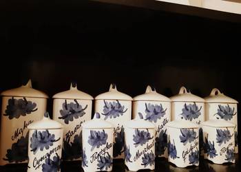 Komplet ceramicznych pojemników na przyprawy i produkty sypkie