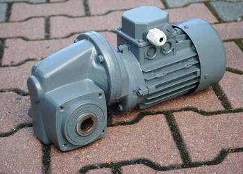 Motoreduktor kątowy 0.12kw. 17obr./min.. Firmy NORD.