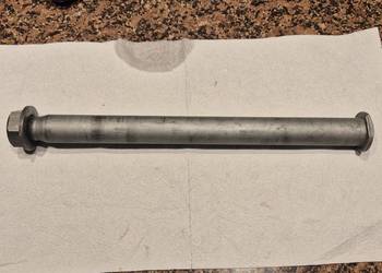 Oś koła tył BMW F750 GS