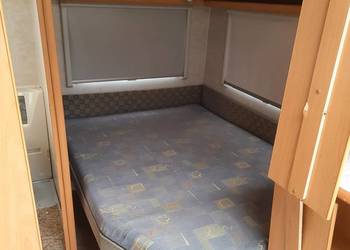 Łóżko francuskie do przyczepy kempingowej lub kampera