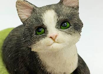 Figurka Leonardo kot w zielonym bucie