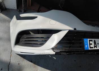 megane IV zderzak uszkodzony dół