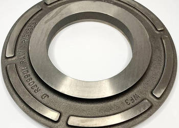 R155952 Płyta tłoka przedniej osi John Deere