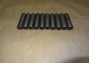 Prowadnica zaworu silnik Leyland SW680 nowa oryginał  10 sztuk