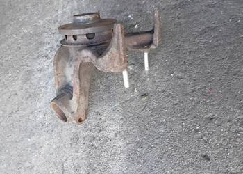 Zwrotnica zawieszenia przód lewy do VW z piastą.
