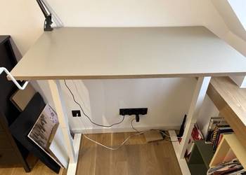 Biurko IKEA TROTTEN z regulacją wysokości stojące 120x70 beżowe – jak nowe