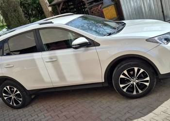 Toyota RAV4 biała perła