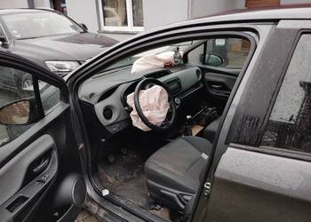 Sprzedam Toyota Yaris 2015 rok