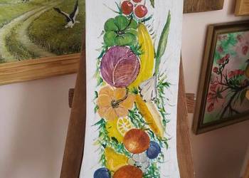 Owoce   warzywa na białej desce .