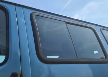 Szyba okno rozsuwana przesuwne boczna lewa  uchulna ford transit  kamper