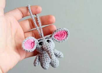 Słonik wykonany na szydełku, brelok