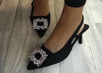 (41/42) Czarne, bogato zdobione czółenka wieczorowe z odkrytą piętą, NOWE