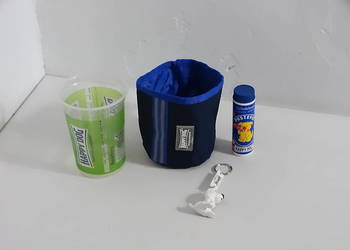 Zestaw Gadżetów Happy Dog – Saszetka, Miarka, Brelok i Bańki