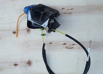 Audi A4 B5 Zamek drzwi Prawy tył PT 8D0839016A Audi A4 B5 Zamek drzwi Prawy tył PT 8D0839016A