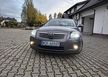 Sprzedam Toyota Avensis T25 Liftback 2.0 D4D SOL Xenon Navi Hak Prywatny!