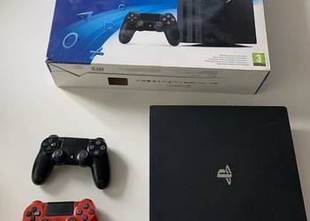 PS4Pro CUH-7016B jet black 1TB+ zestaw okablowania+2pady