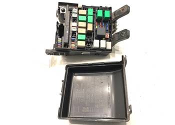 SKRZYNKA BEZPIECZNIKÓW KIA SPORTAGE III 91950-2S010 Hatchback 2.0 260K