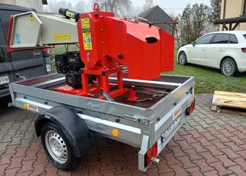 Rębak  do gałęzi na przyczepce