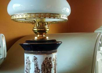 Lampa, z kobaltem i scenkami z amfor greckich.