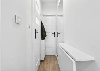 Nowoczesny pokój z prywatną łazienką obok uczelni.