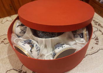 Komplet Porcelanowy Filiżanki z Talerzykami
