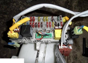 HONDA CIVIC 2000 5d PRZEKAZNIKÓW BLOK PRZEKAZNIKI HONDA CIVIC 2000 5d PRZEKAZNIKÓW BLOK PRZEKAZNIKI