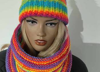 Czapka zimowa ręcznie robiona na drutach z futrzanym pomponem plus otulacz