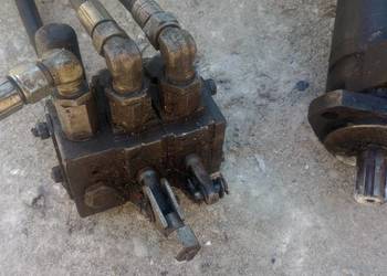Rozdzielacz hydrauliczny