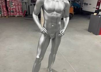 Syndyk sprzeda: wyposażenie sklepów odzieżowych Syndyk sprzeda: wyposażenie sklepów odzieżowych