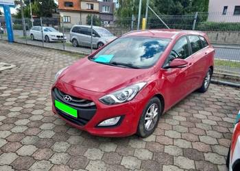 hyundai i30 combi 12.2014- 1.6benzyna- mpi- 120km- 14400km- uszkodzony