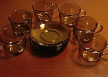 Komplet filiżanek z talerzykami