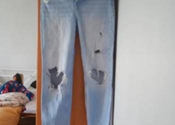Sprzedam używane jeansy typ MOM w rozmiarze 34